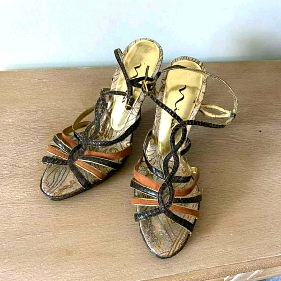 Mia heels - Picture 1 of 3